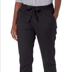 Levi’s Belted Joggers